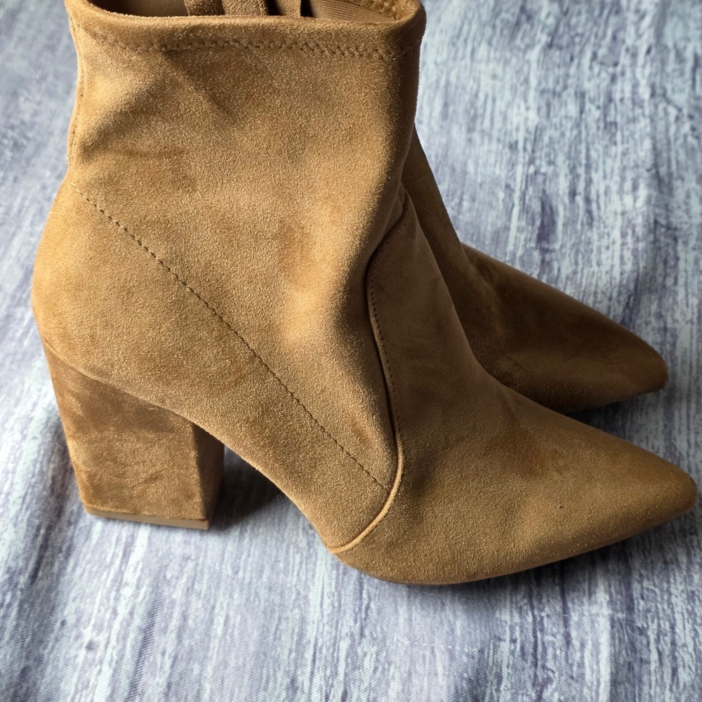 ON 34TH Women's Tan Suede Pointed‎ Toe Block Heel Ankle Boots Size 7.5M